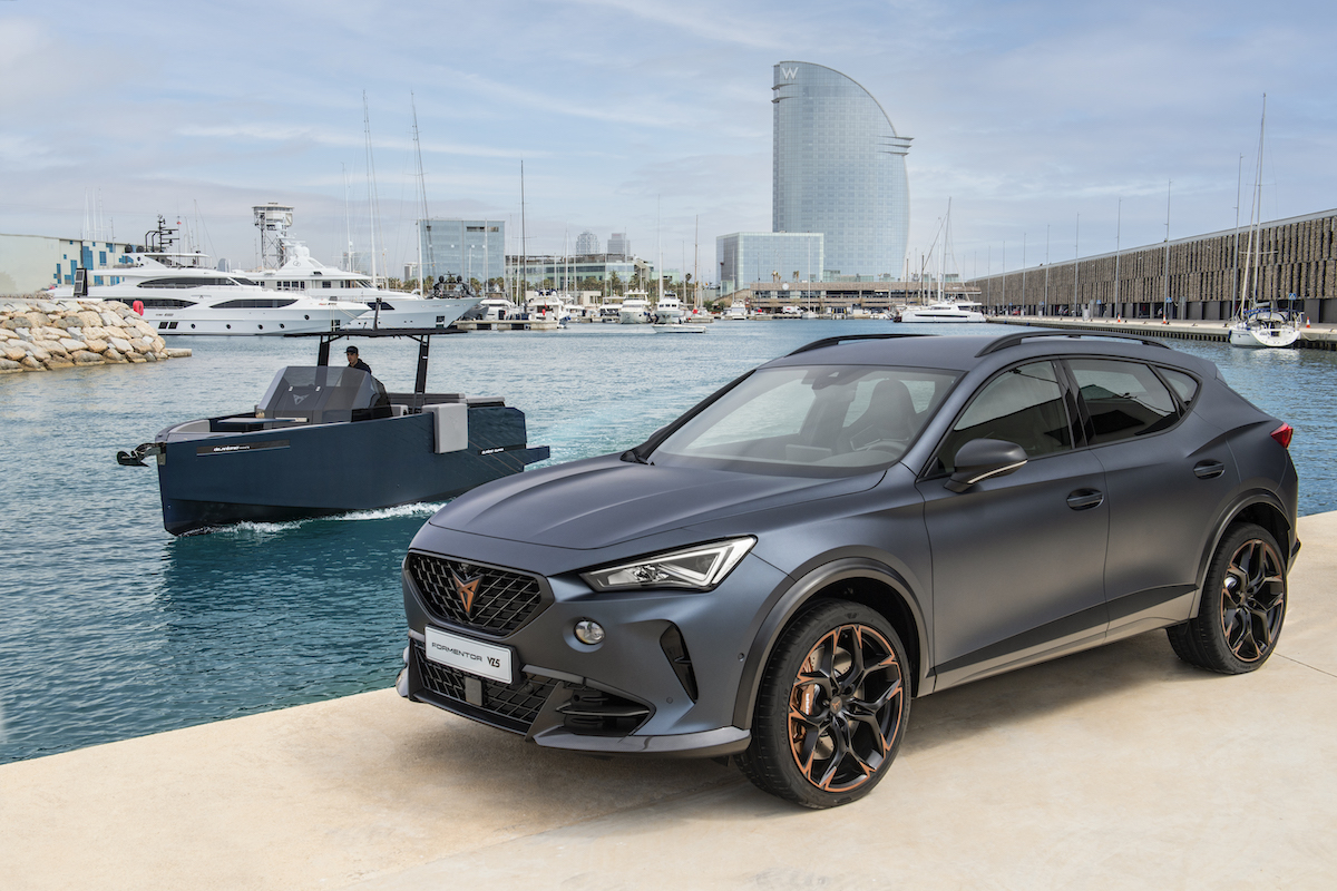 CUPRA D28 Formentor Hibrit Motorla Denize İnecek