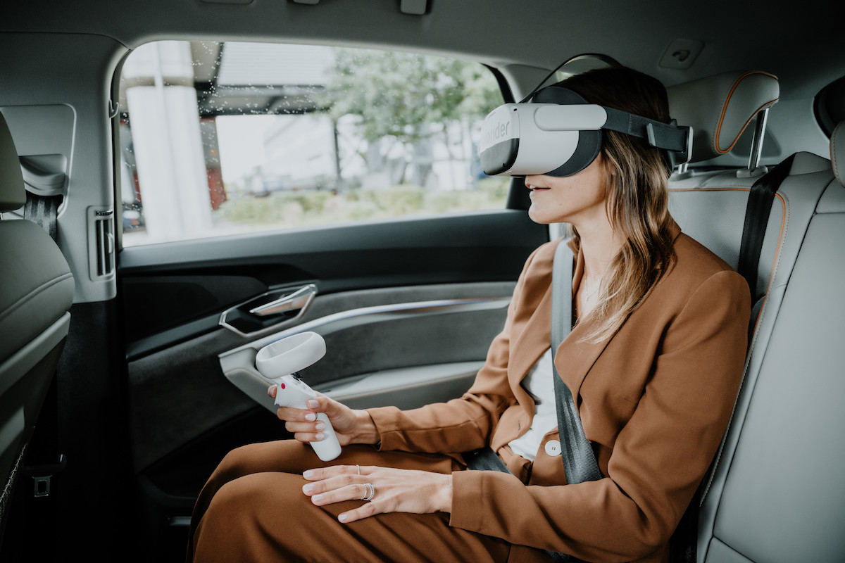 Audi Arka Koltuk Yolcularına Sanal Gerçeklik Yaşatacak