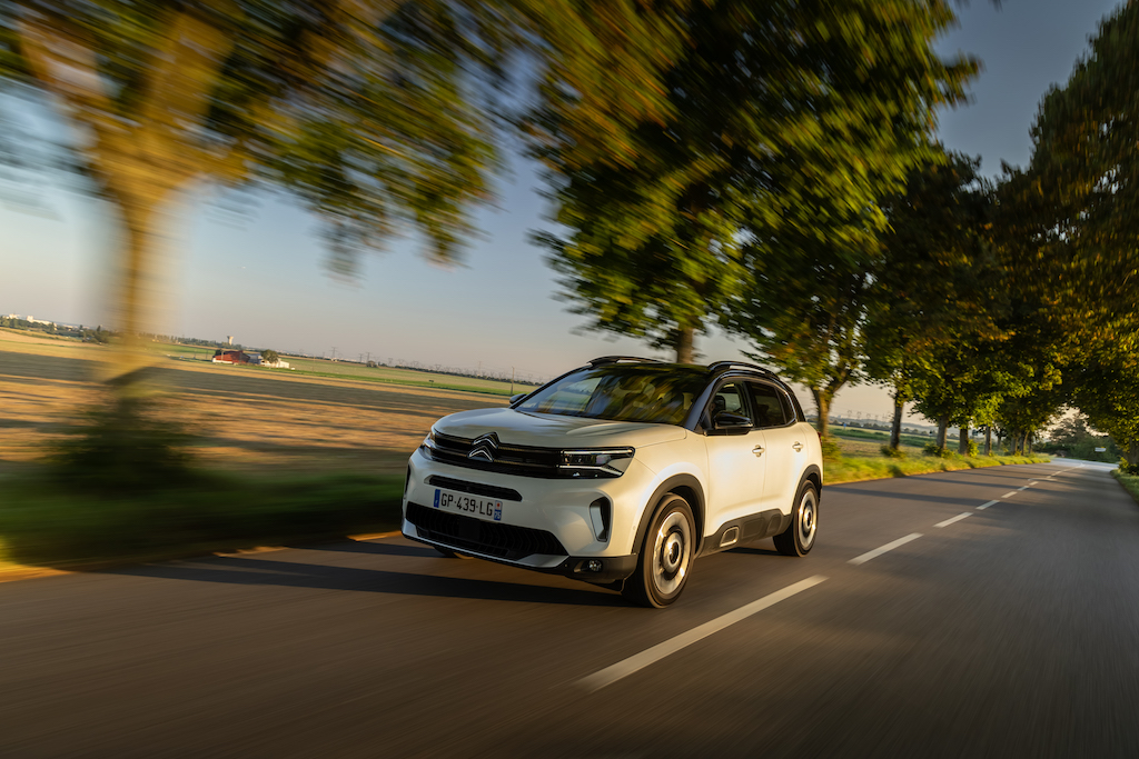 C5 Aircross hibrit seçeneğine kavuştu