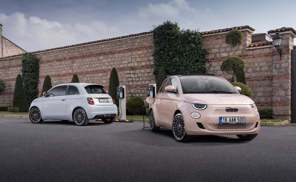 FIAT 500e hızlı şarj ile 5 dakikada 50 km menzil kazanıyor