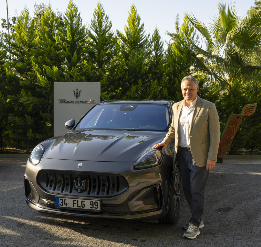 Lüks otomobilde voltaj yükseliyor