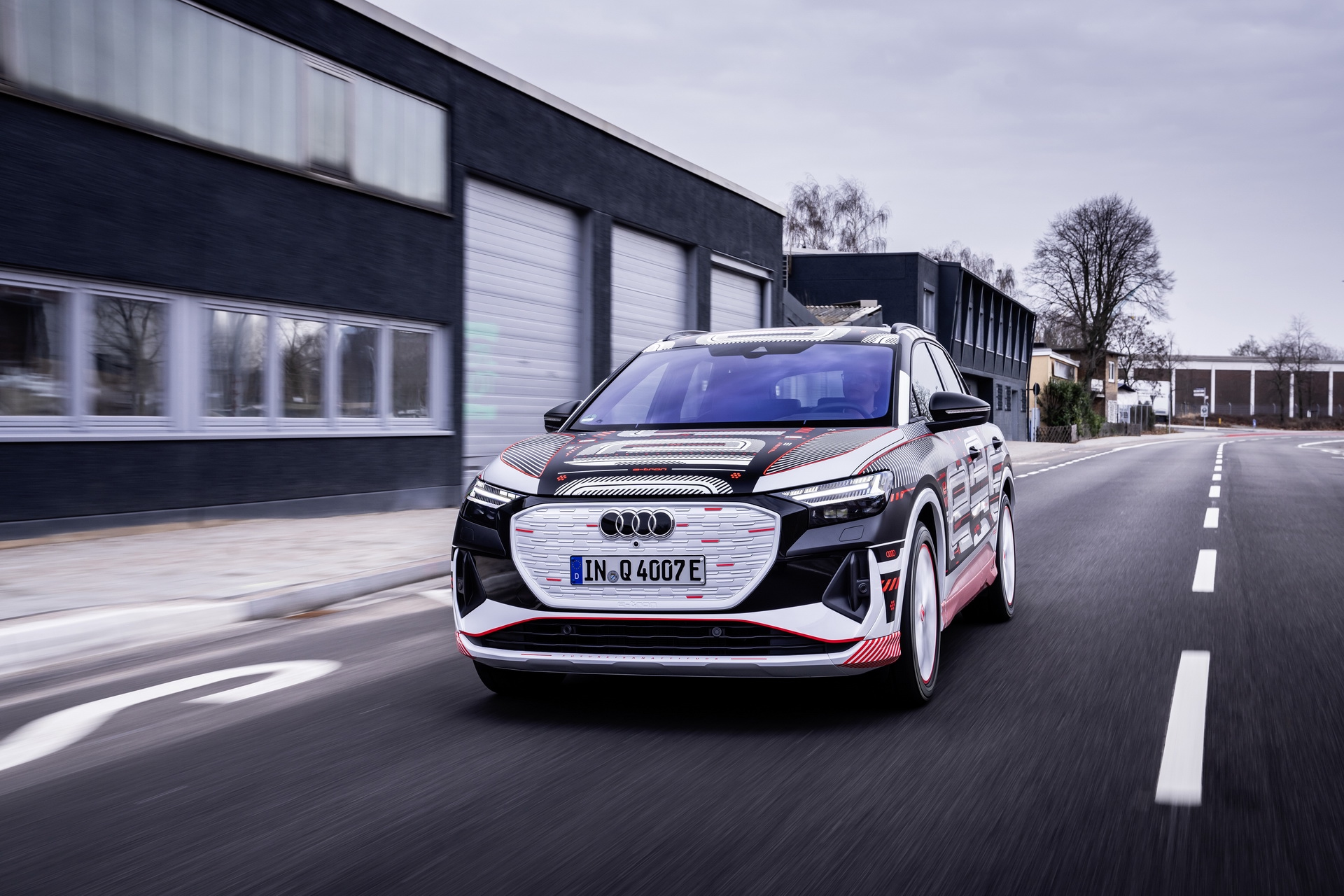 AUDI İÇTEN YANMALI MOTOR GELİŞTİRMEYİ DURDURUYOR