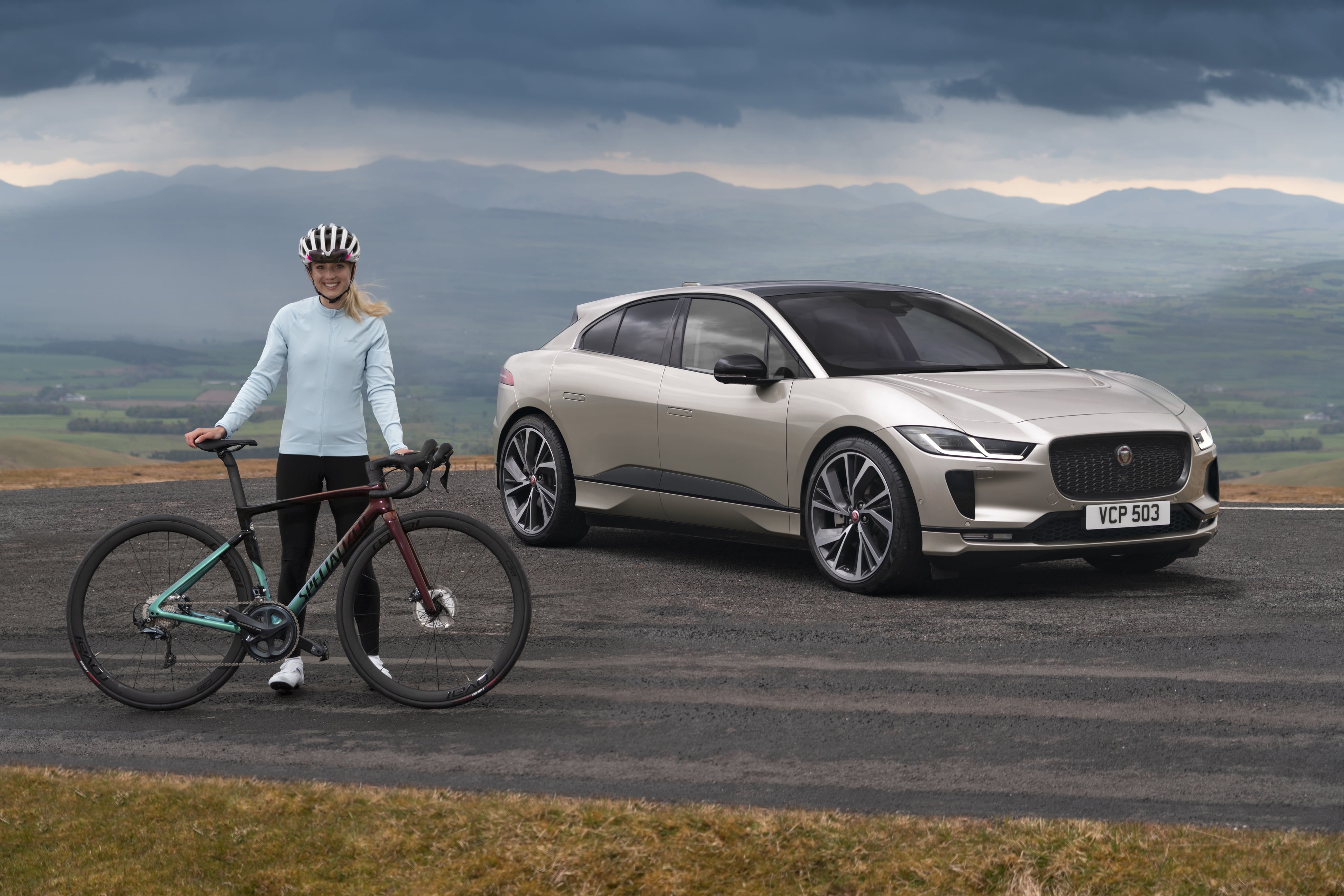 Jaguar I-PACE Everesting Mücadelesini Tek Şarjla Tamamladı