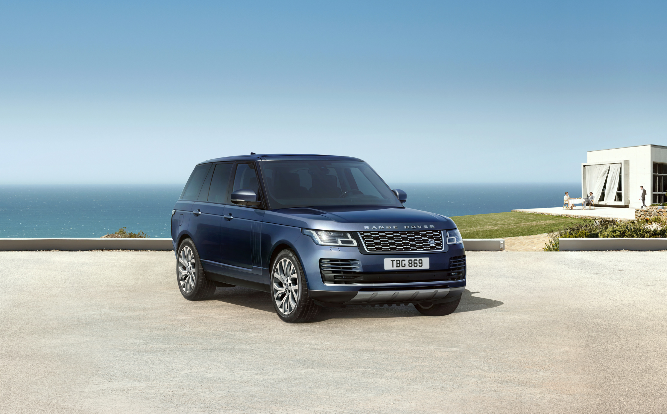 ŞARJ EDİLEBİLİR HİBRİT MOTORLU RANGE ROVER YENİ DONANIMLARIYLA TÜRKİYE'DE