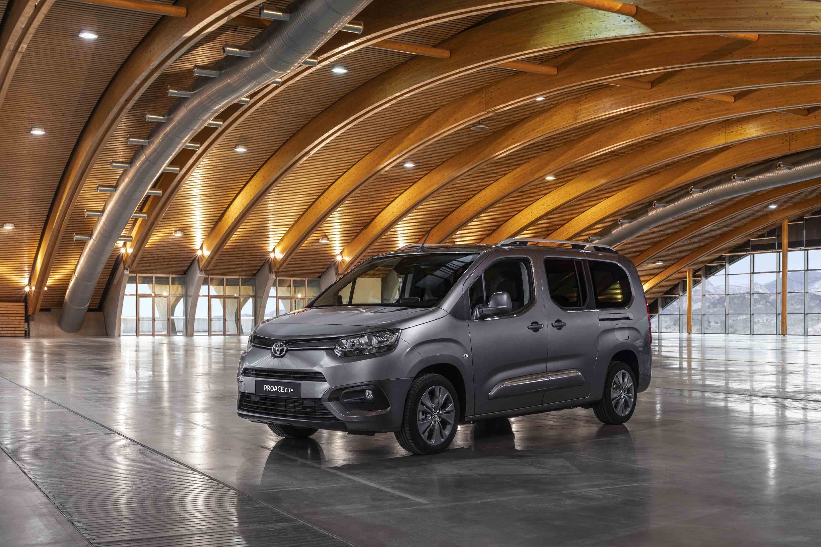 TOYOTA PROACE 5 YIL GARANTİ İLE TÜRKİYE'DE