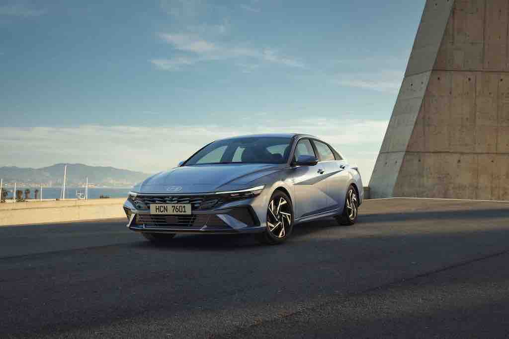 Hyundai Elantra makyajlandı