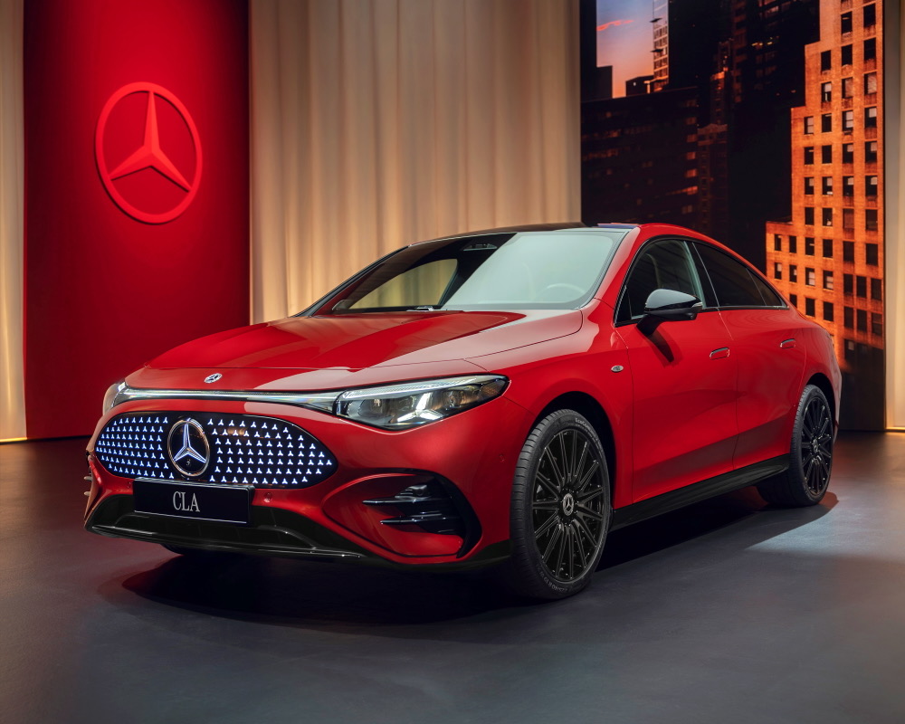 Avrupa'da Yılın Otomobili ödülünü Mercedes-Benz CLA kazandı