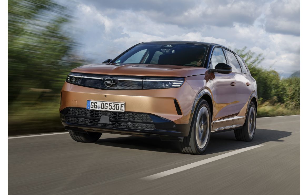 Opel Grandland Türkiye'de yollara çıktı