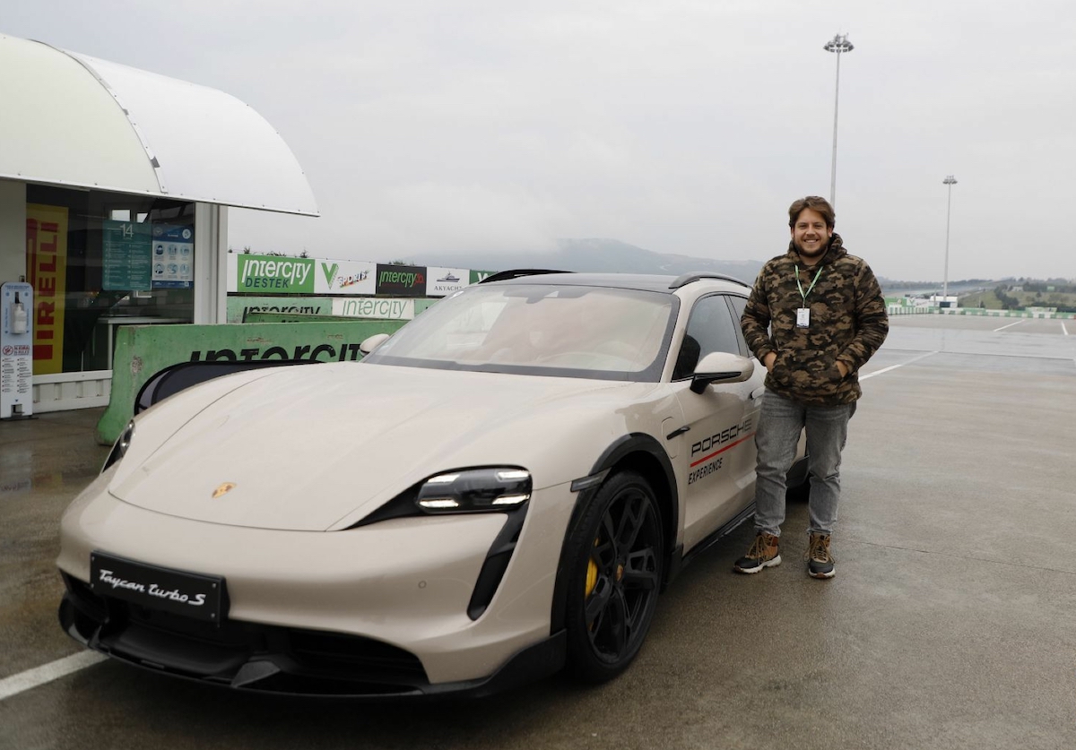 En Yeni Porsche Modellerini Pistte Kullandık